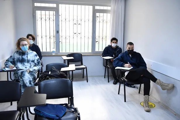 meb-son-dakika-liseler-zaman-aciliyor-9-10-11-ve-12-siniflar-ne-zaman-okula-gidecek-dersler-haftada-kac-saat-1613157625126.jpg MEB son dakika: Liseler zaman açılıyor? 9, 10, 11 ve 12. sınıflar ne zaman okula gidecek? Dersler haftada kaç saat?-3