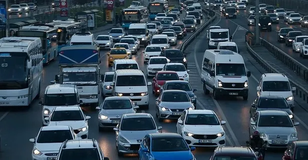 TÜİK açıkladı: 178 bin 481 aracın kaydı yapılırken 5 bin 54 aracın kaydı silindi!