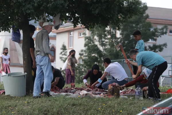 "Bu alanda kesim yasak" afişinin altında kaçak olarak kurban kesimi yaptılar - 28