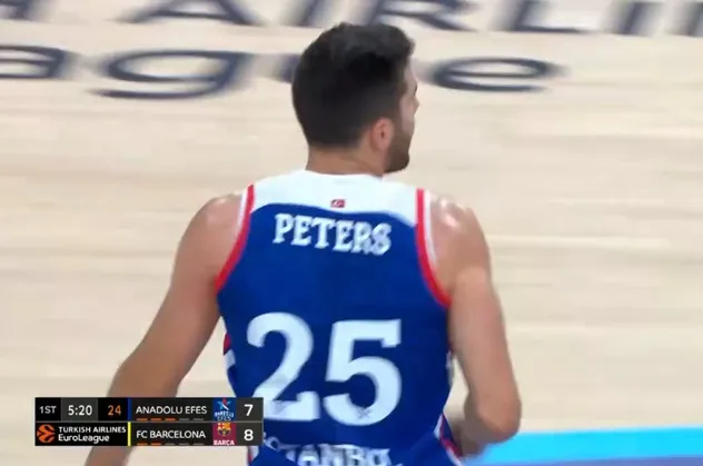 Anadolu Efes'in Amerikalı yıldızı Alec Peters performansıyla göz dolduruyor (Alec Peters kimdir? İşte kariyeri)