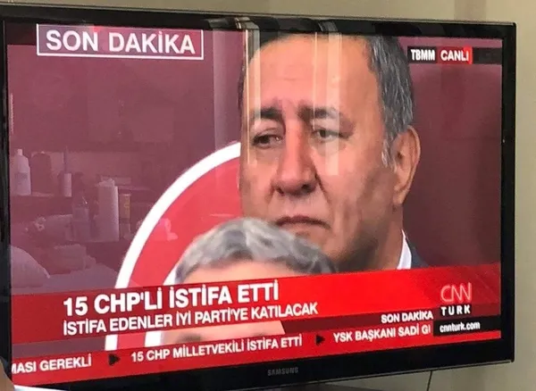 İYİ Parti'ye geçen CHP'li vekillerin bir kısmının Twitter hesabında CHP milletvekili yazıyor-3