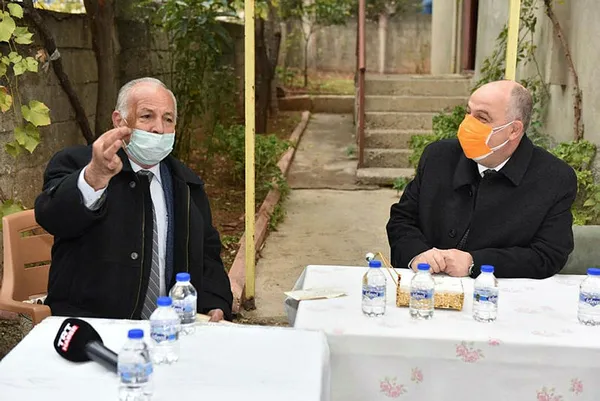 esinin-46-yil-once-hediye-ettigi-misir-puskulunu-hala-yaninda-tasiyor-1606306609967.jpg Eşinin 46 yıl önce hediye ettiği mısır püskülünü hala yanında taşıyor-5