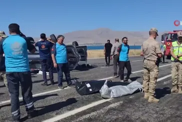 Van'da feci trafik kazası: 2 ölü, 4 yaralı
