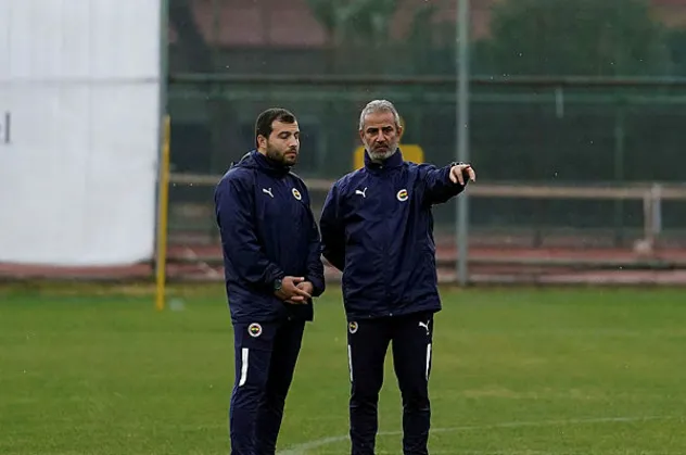 Fenerbahçe'de golcü enflasyonu! Transferin bitimine günler kala 3 aday var