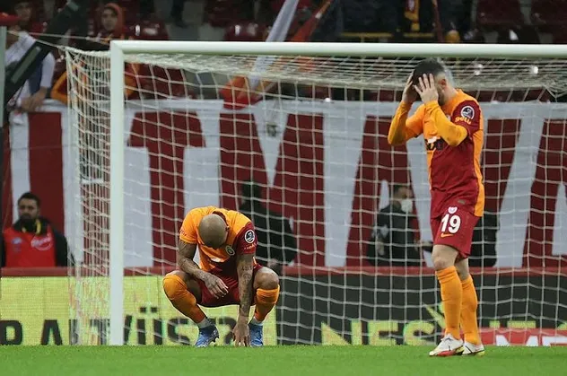 Galatasaray ağır yaralı! Usta spor yazarından zehir zemberek sözler: Elmas ve avaneleri kına yaksın!