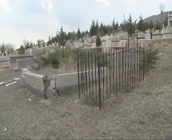 Ankara'da akılalmaz olay! 5 aylık bebek mezara gömülmüş şekilde bulundu-1