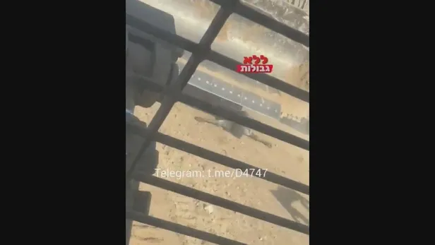 kan-donduran-vahset-soykirimci-israil-ordusuna-ait-bulldozer-filistinli-sivilin-ustunden-gecti-1699735924417.jpeg Kan donduran vahşet! Soykırımcı İsrail ordusuna ait buldozer Filistinli sivilin üstünden geçti-5