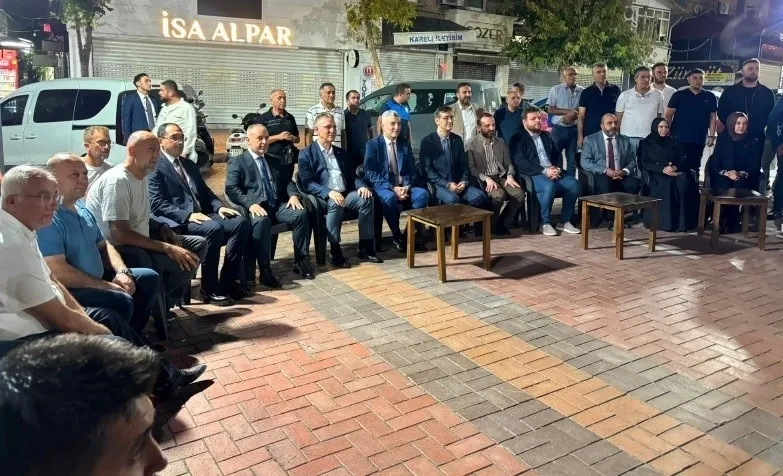 1787206615475.jpeg Tavşanlı'da AK Parti'ye yeni katılımlar: Rozetleri Bakan Bolat taktı-5