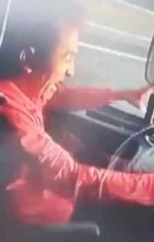 Uyuyan şoför yayayı ezdi