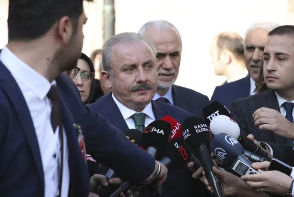 son-dakika-chp-lideri-kilicdaroglunun-skandal-gazi-meclis-aciklamasi-tbmm-baskani-sentop-buyuk-bir-saygisizlik-1670319539192.jpg Son dakika: CHP lideri Kılıçdaroğlu'nun skandal "Gazi Meclis" açıklaması! TBMM Başkanı Şentop: Büyük bir saygısızlık-3