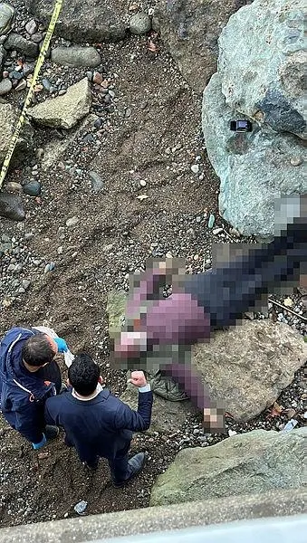 trabzonda-aci-olay-yuruyuse-cikan-yasli-adam-kafasini-kayaya-carparak-oldu-1700058770295.jpeg Trabzon'da acı olay: Yürüyüşe çıkan yaşlı adam kafasını kayaya çarparak öldü-3