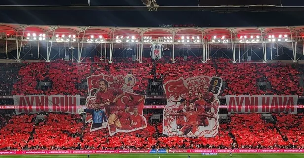 Millilere Romanya maçında 2002 ruhunu taşıyan koregorafi ile destek