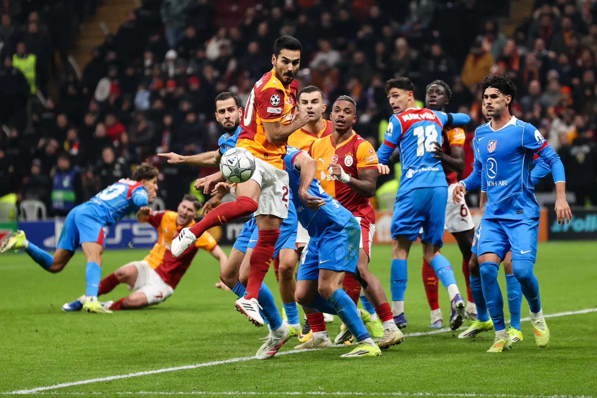 Galatasaray Karagümrük deplasmanında! Okan Buruk'tan sol bek kararı - 6