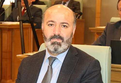 ibb-sanatcilarin-yerine-chp-uyelerini-sehir-tiyatrolarina-aliyor-1602698221999.jpg İBB, sanatçıların yerine CHP üyelerini Şehir Tiyatroları’na alıyor-2