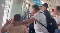 Çocuklarının gözü önünde saldırıya uğradı!