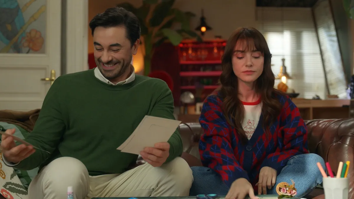 medeni-haller-filmi-vizyon-tarihi-konusu-ve-oyunculari-1790931878860.jpg Özge Gürel, Gökhan Alkan ve Burak Çelik'in başrolünde yer aldığı "Medeni Hâller" 9 Ekim'de vizyonda-3