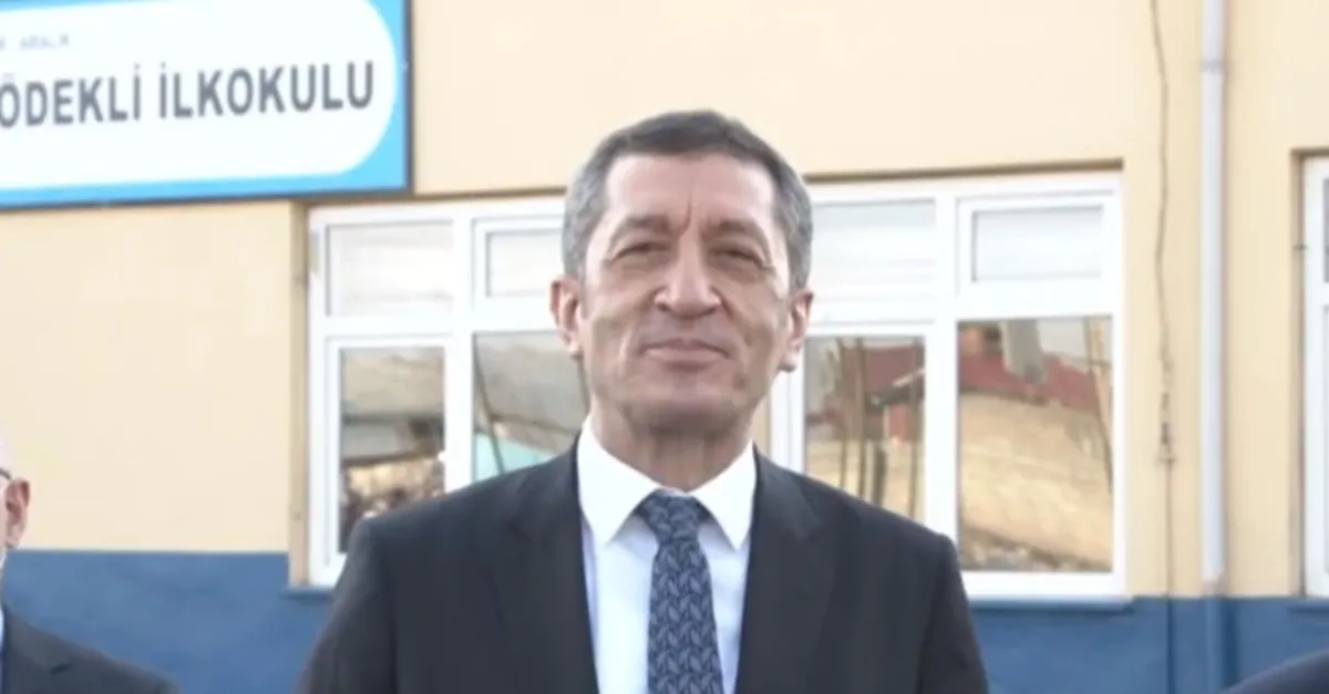 SON DAKİKA: Yüz yüze eğitimde ders zili çaldı! Bakan Selçuk açıkladı: Öğretmenler ne zaman aşı olacak?