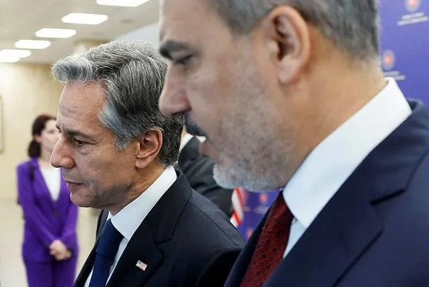 disisleri-bakani-hakan-fidan-abdli-mevkidasi-blinkeni-kabul-etti-25-saatlik-gazze-zirvesi-mesaj-dolu-gorusme-1699289653551.jpeg Dışişleri Bakanı Hakan Fidan kendisine sarılmak isteyen ABD'li mevkidaşı Blinken'ı engellemişti! Nedeni ortaya çıktı-5