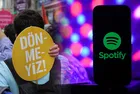 Spotify’dan müzik şirketlerine LGBT dayatması: Talia'nın e-postasından eşcinsellik propagandası çıktı