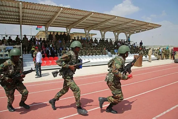 Mogadişu'daki Türk askeri eğitim merkezi ilk mezunlarını verdi-9