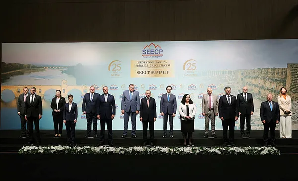 son-dakika-baskan-erdogandan-guneydogu-avrupa-ulkeleri-zirvesinde-onemli-aciklamalar-1623936510660.jpg SON DAKİKA! Başkan Erdoğan'dan Güneydoğu Avrupa Ülkeleri Zirvesi'nde önemli açıklamalar-6