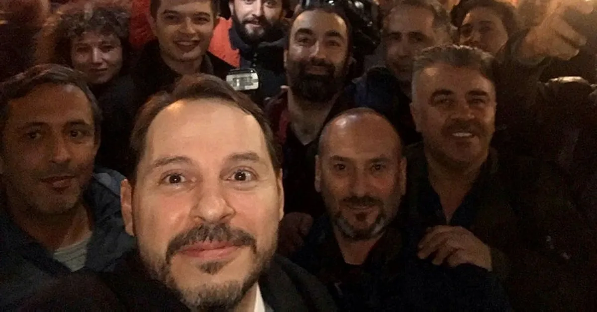 Bakan Albayrak'tan Gazeteciler günü mesajı! Özçekim yaparak kutladı