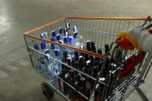 Sahte içkide şoke eden olay! Çöplerden topladığı...-4