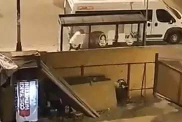 İstanbul Bahçelievler'de yürek sızlatan görüntü! Bastonu elinden aldı kafasına beline vurdu