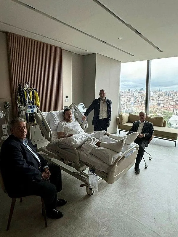 aziz-yildirim-ve-mahmut-usludan-serhat-akina-ziyaret-1727685442908.jpeg