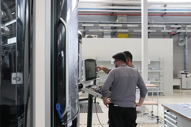 TUSAŞ'ın Kahramanmaraş'ta uçak parçası üretecek tesisi açıldı: Uçak, İHA ve helikopter parçaları üretilecek!-9