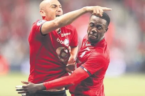 buksayi-lense-kaptiran-besiktas-caicedoyu-istanbula-davet-etme-karari-aldi-1653864563629.jpeg Buksa'yı Lens'e kaptıran Beşiktaş Caicedo’yu İstanbul’a davet etme kararı aldı-3