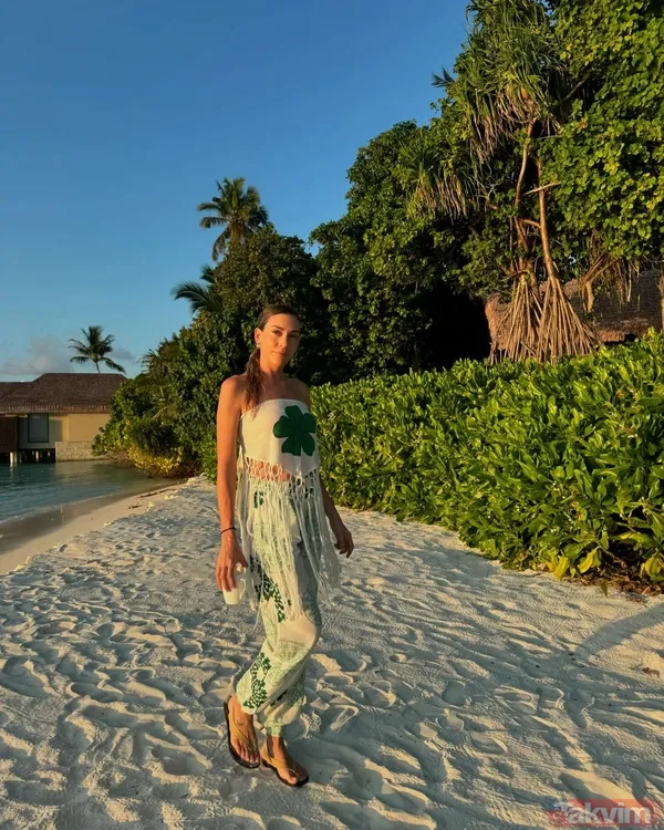 Sinem Kobal’dan ‘aile albümü’ paylaşımı! 2 kızı ve eşi Kenan İmirzalıoğlu’yla pozlarına bakın! - 3