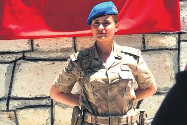 İki muhabir, sevgilisine şiddet uygulayan Tolgahan T'nin belindeki bıçağı aldı kadını kurtardı (Yaşam haberleri)-19