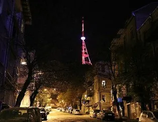 Tiflis Kulesi’ne Türk bayrağı ışıklandırması