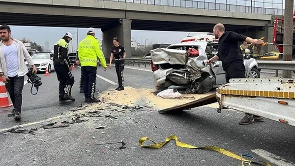 TEM Otoyolunda zincirleme kaza! Yaralılar var-1