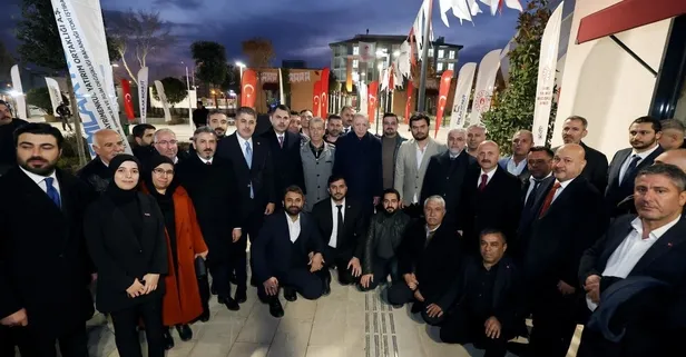 Başkan Erdoğan deprem bölgesinde! Adıyaman'da esnafa ve Karakuş ailesine sürpriz ziyaret