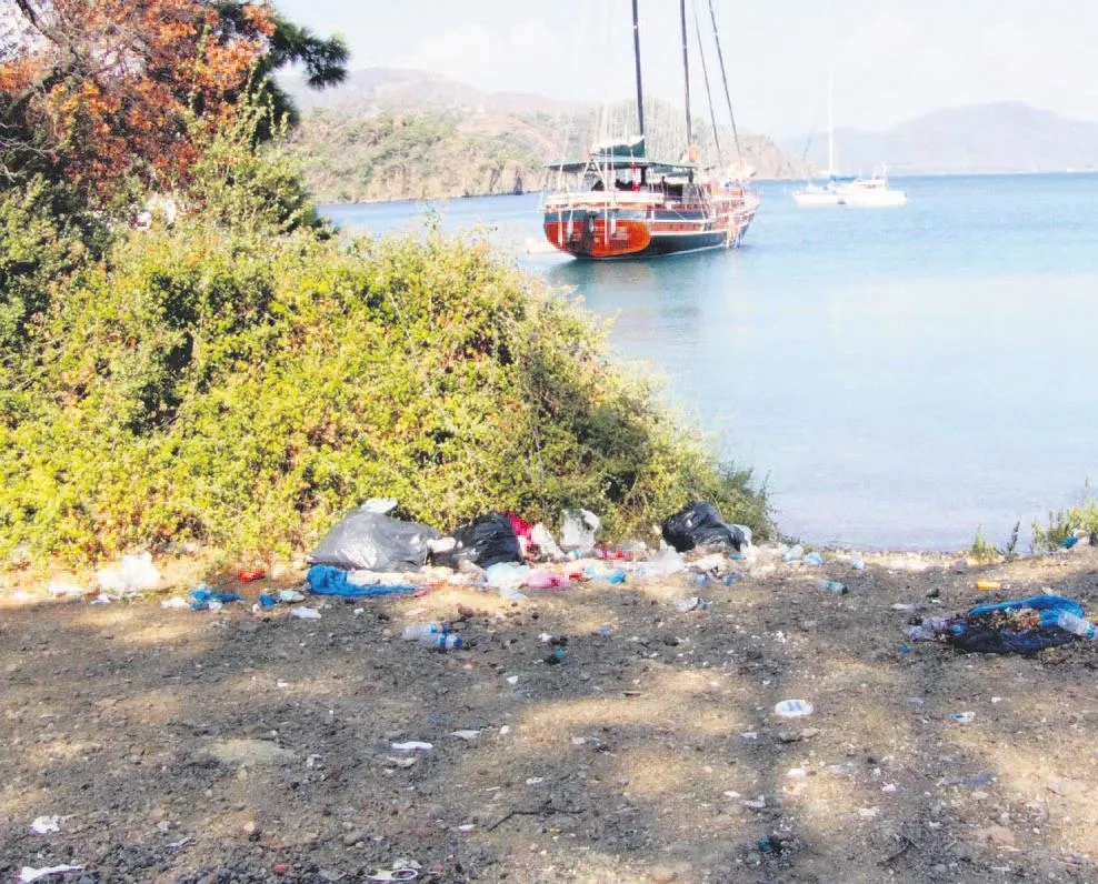 Tatil bitti çöpü kaldı