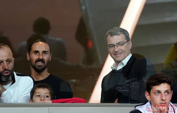 Oynadığı Futbol İle Şampiyonluğun En Büyük Adaylarından Biri Olan Fenerbahçe Ocak Ayı Transfer Dönemine De Damga Vuracağa Benziyor.