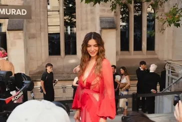 Melisa Aslı Pamuk Paris’te kırmızıya büründü! İddialı transparan tarzı sosyal medyayı ikiye böldü