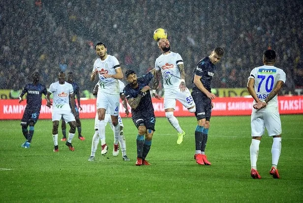 karadeniz-derbisinde-kazanan-trabzonspor-mac-sonucu-trabzonspor-5-2-caykur-rizespor-1582995909639.jpeg