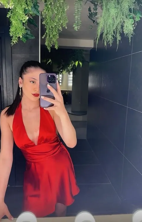 ihanet-iddialarinin-ardindan-sabri-sarioglundan-romantik-kutlama-1776761845134.jpg İhanet iddialarının ardından Sabri Sarıoğlu'ndan romantik kutlama-4