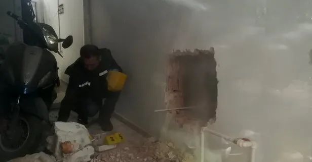 Antalya’da duvarı balyozla kırıp 1 milyon liralık altını çaldılar