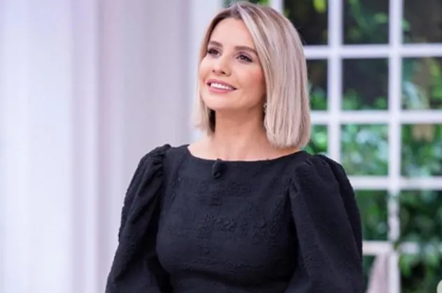ATV ESRA EROL 19 KASIM İZLE! Bir evladın annesine olan sitemi Türkiye'yi gözyaşlarına boğacak!