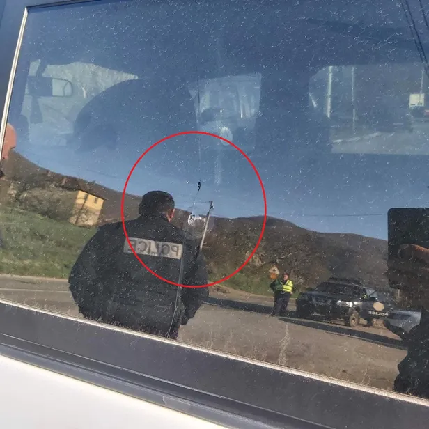 Kosova-Sırbistan sınırında terör saldırısı! Kosova polisine el bombası ve AK47 ile saldırı-5