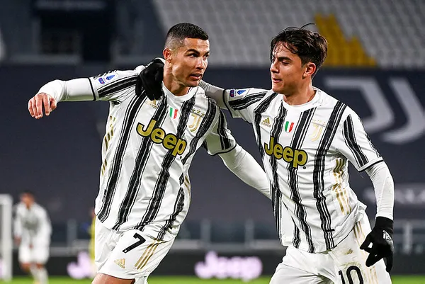 juventus-farkli-kazanirken-cristiano-ronaldo-pelenin-rekorunu-egale-etti-1609712973532.jpg
