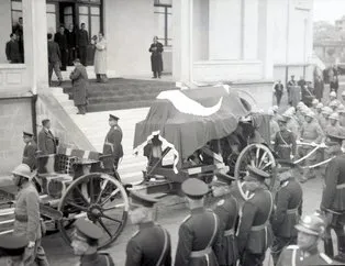 Tarihin hüzünlü anları! Ulu Önder Mustafa Kemal Atatürk’ün cenazesinden kareler...