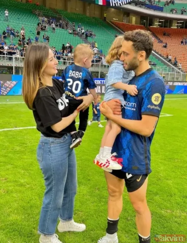 Hakan Çalhanoğlu ve eşinden Milano pozu! Boşanma krizinden sonra mutlu aile tablosu - 4