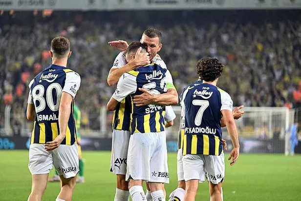 istanbulda-gol-yagmuru-temsilcimiz-fenerbahce-zimbru-5-0-maglup-etti-1690401686814.jpeg İstanbul'da gol yağmuru! Temsilcimiz Fenerbahçe, Zimbru 5-0 mağlup etti-8