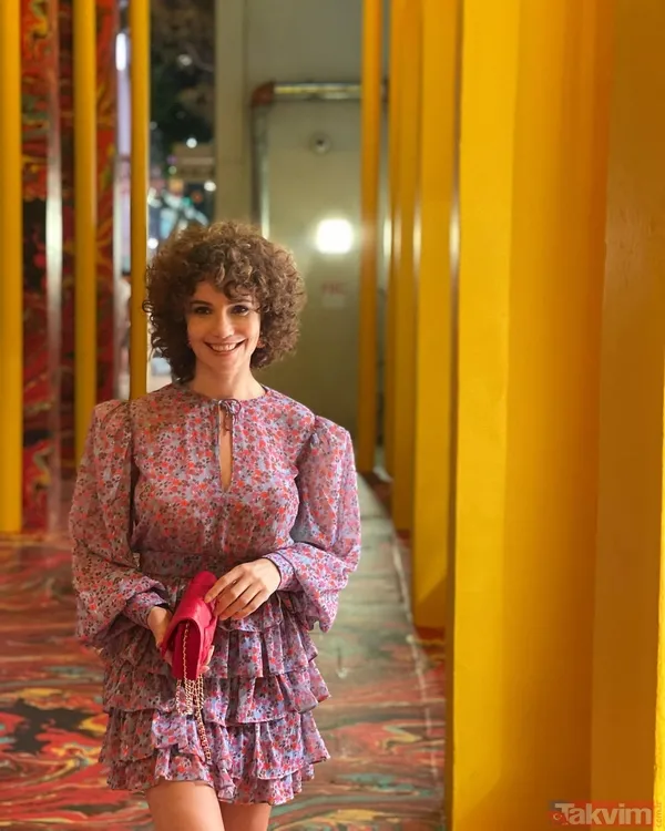 Songül Öden ile kızı Sone Larin’in havuz keyfi! Anne-kız tatili sosyal medyayı salladı! İlk yorum Arzum Onan ve Demet Evgar’dan! - 5