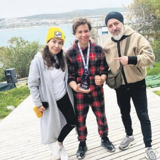 meryem-uzerli-kasildi-son-paylasimi-sosyal-medyayi-salladi-1680558455019.jpeg Meryem Uzerli 'kas'ıldı! Son paylaşımı sosyal medyayı salladı-11